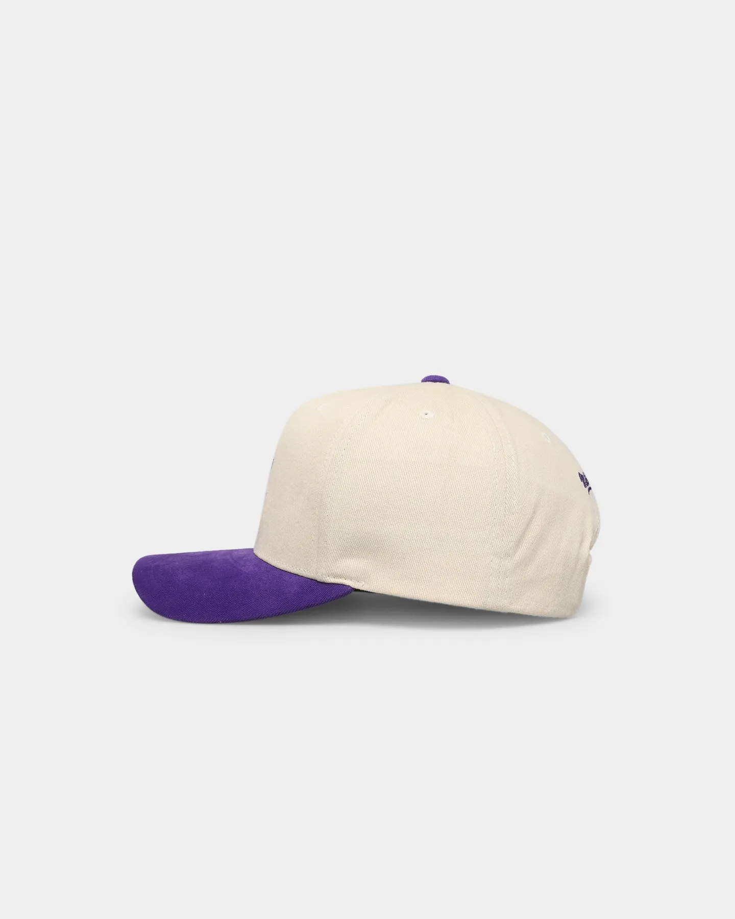 Mitchell & Ness Milwaukee Bucks 'Vintage Cream' Pro Crown Snapback Cream