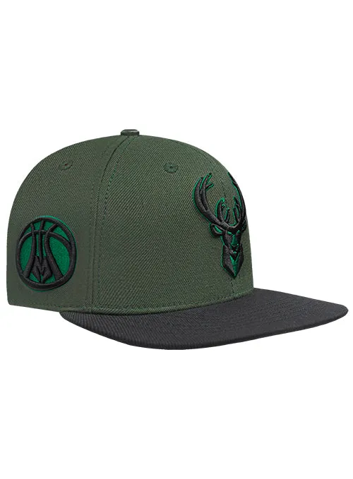 Pro Standard Fright Green Milwaukee Bucks 2-Tone Snapback Hat