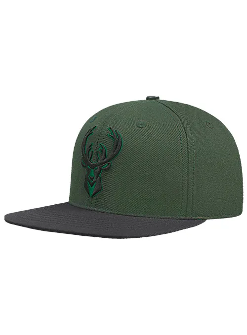 Pro Standard Fright Green Milwaukee Bucks 2-Tone Snapback Hat